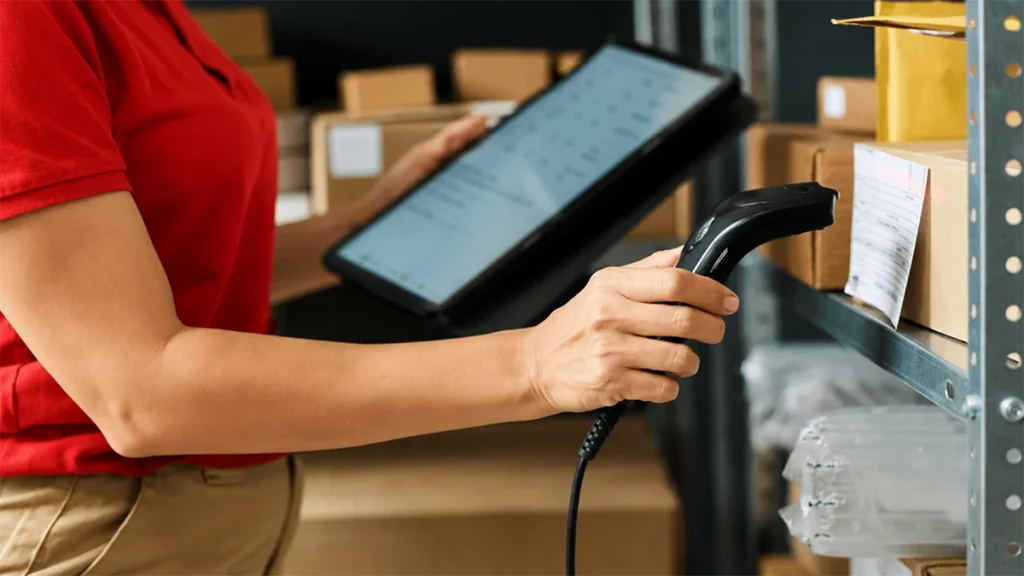 urbano-envios-escaneo-paquetes-logistica-ecommerce